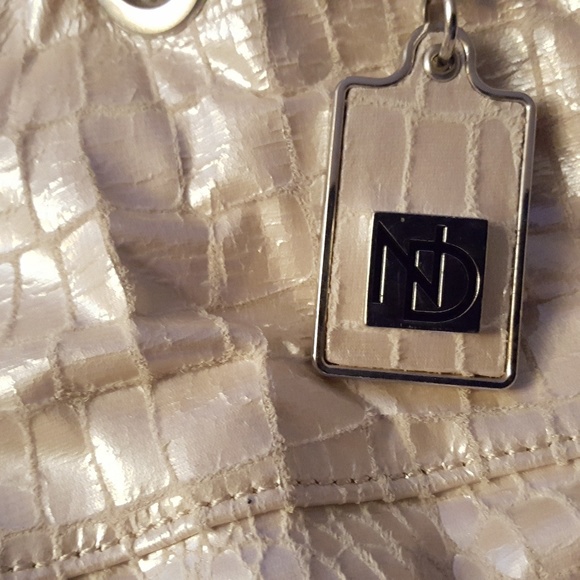 Purse - Picture 2 of 5